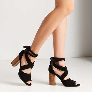 Urban Outfitters Bailey Wrap Around Heel 7